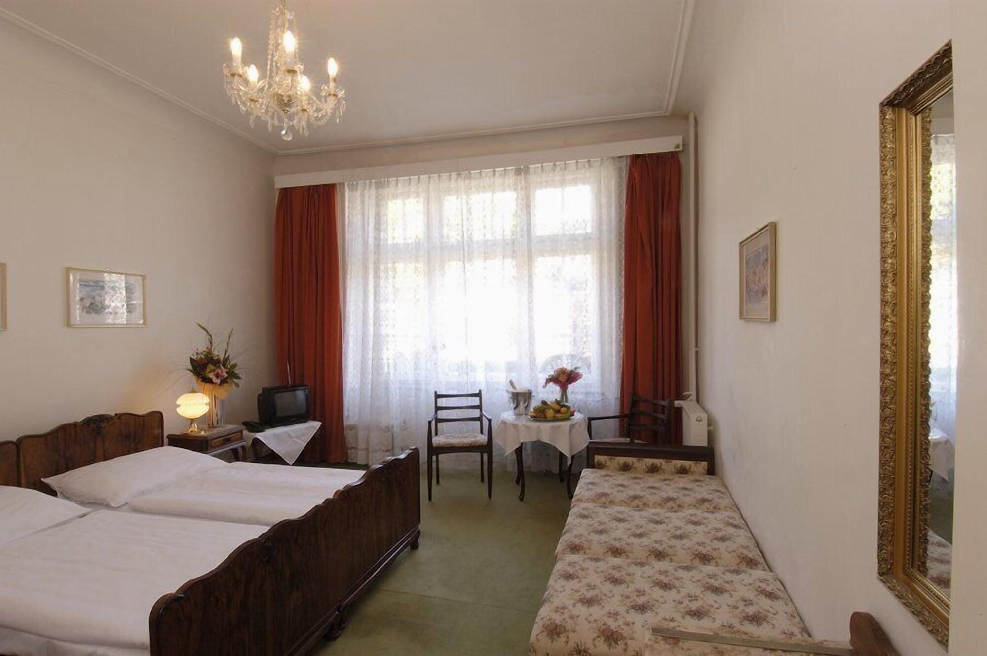 Ea Hotel Jessenius Karlovy Vary Exterior photo